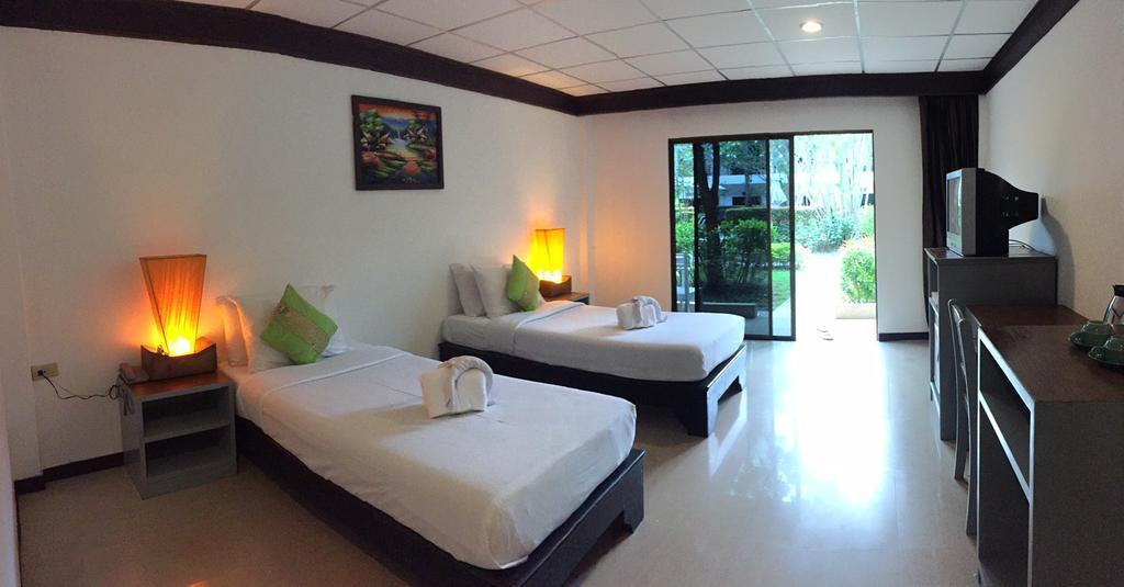 Bamboo Beach Hotel & Spa Patong Ngoại thất bức ảnh