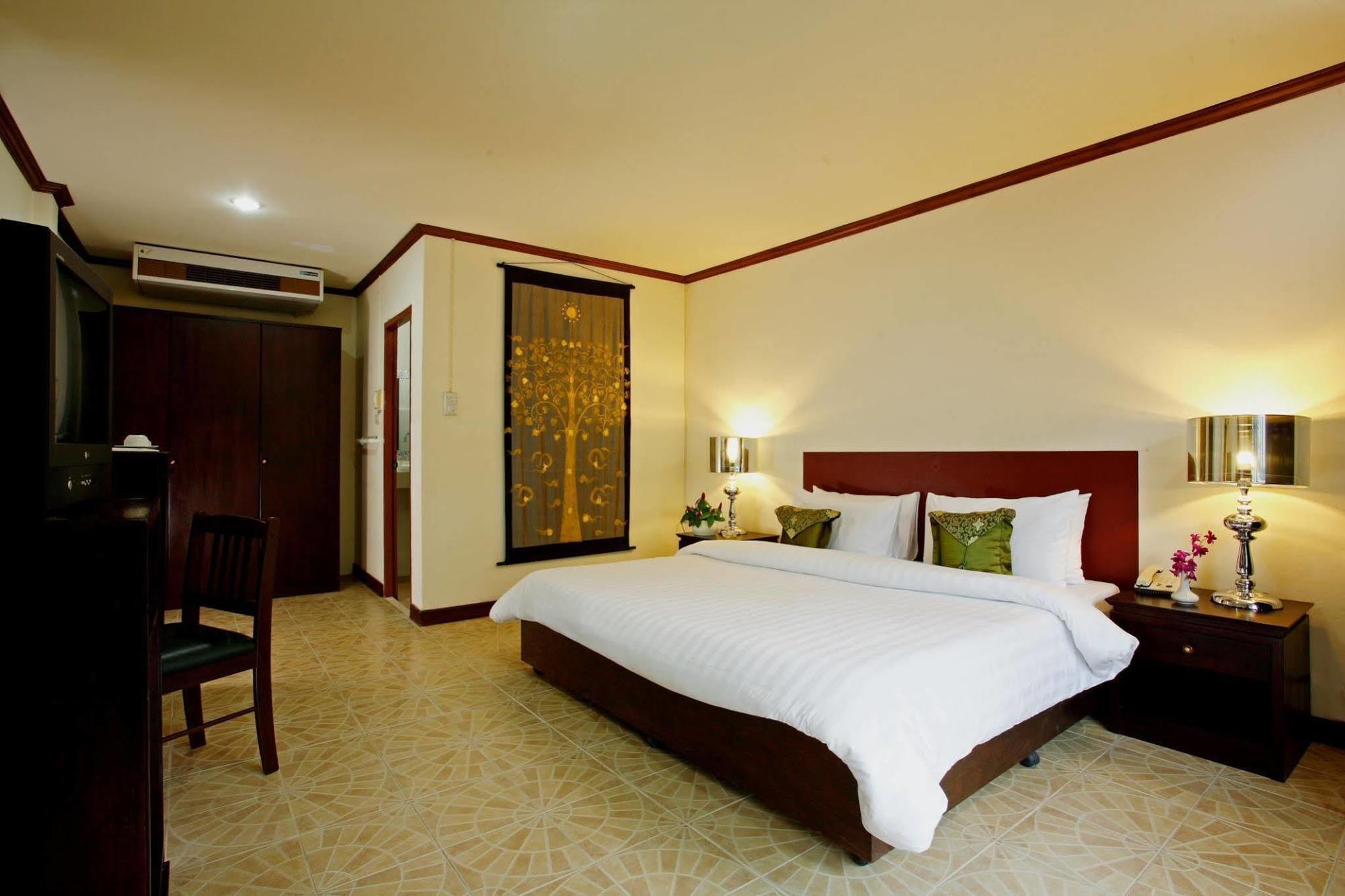 Bamboo Beach Hotel & Spa Patong Ngoại thất bức ảnh