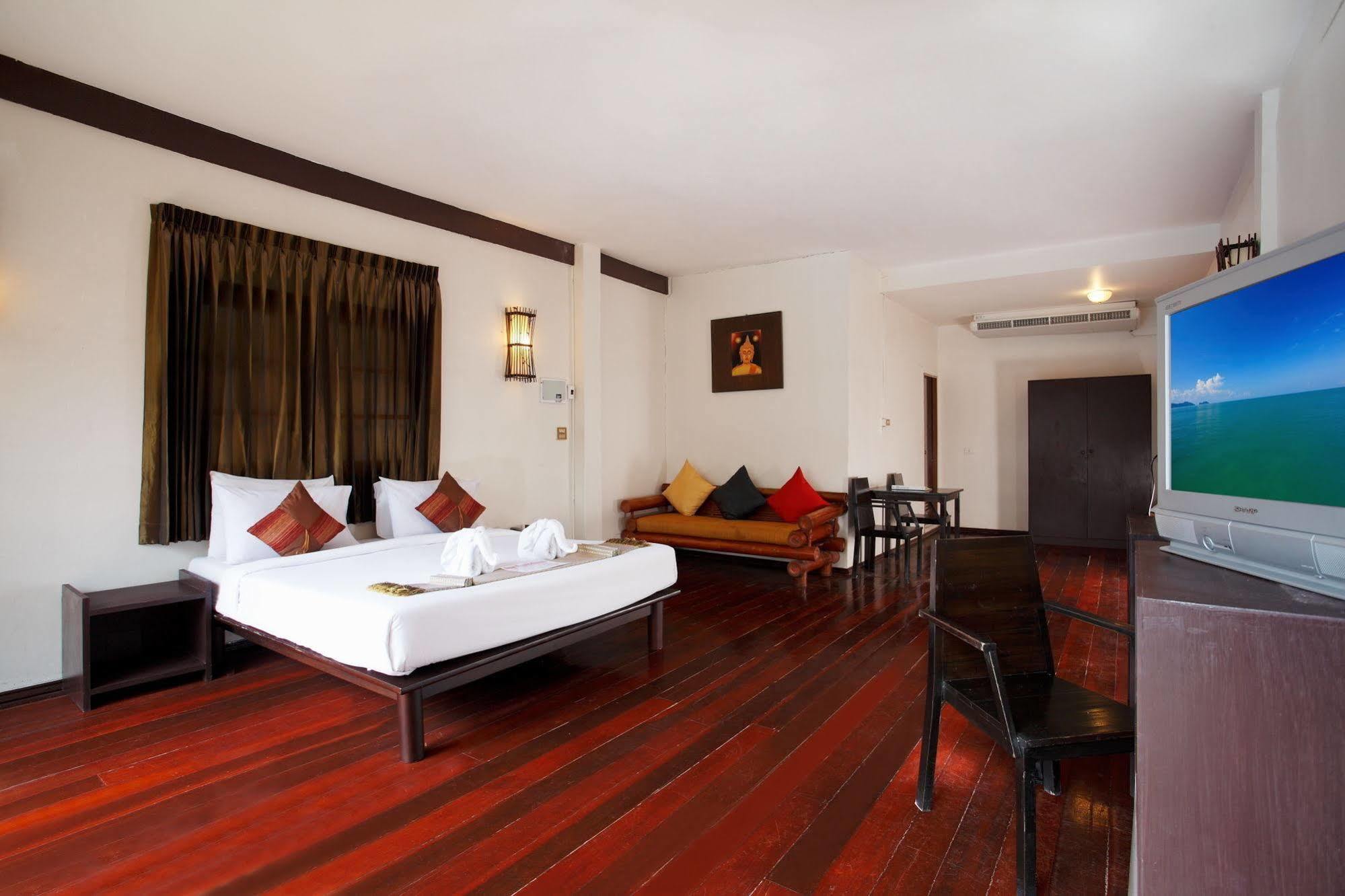 Bamboo Beach Hotel & Spa Patong Ngoại thất bức ảnh