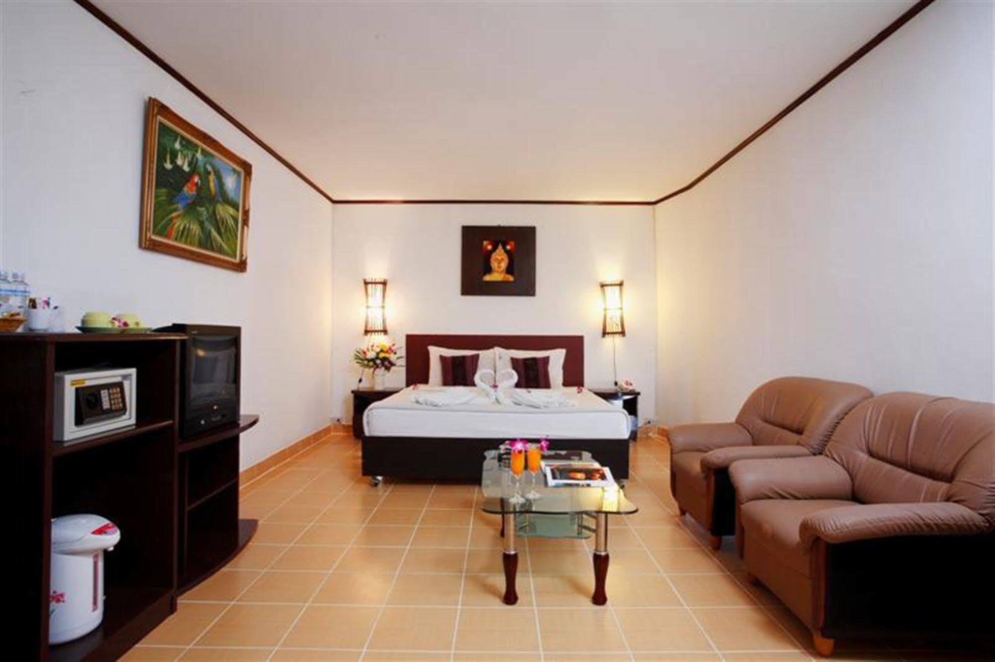 Bamboo Beach Hotel & Spa Patong Ngoại thất bức ảnh