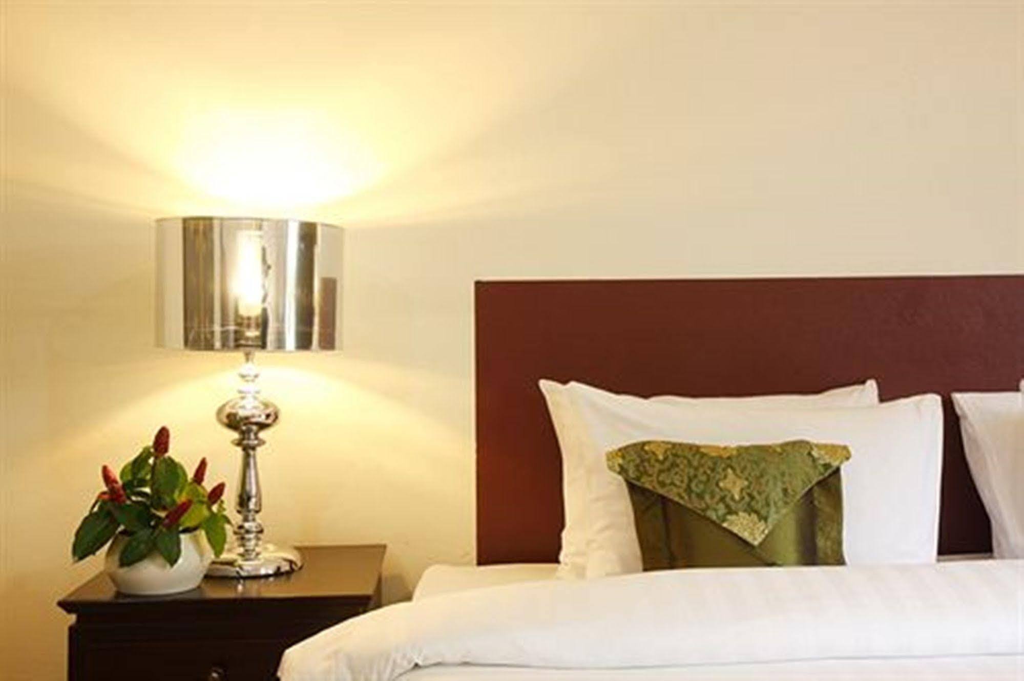 Bamboo Beach Hotel & Spa Patong Ngoại thất bức ảnh