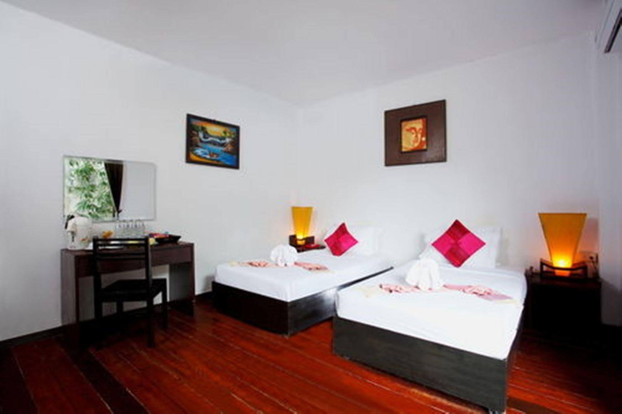 Bamboo Beach Hotel & Spa Patong Ngoại thất bức ảnh
